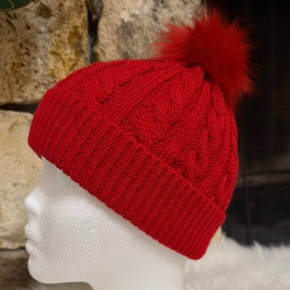 Red Knit Beanie Hat With Pom Pom Cozy Winter One Size - Picture 1 of 5